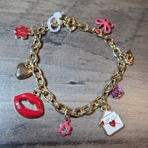 Red and Gold Color Lip Flower Bracelet